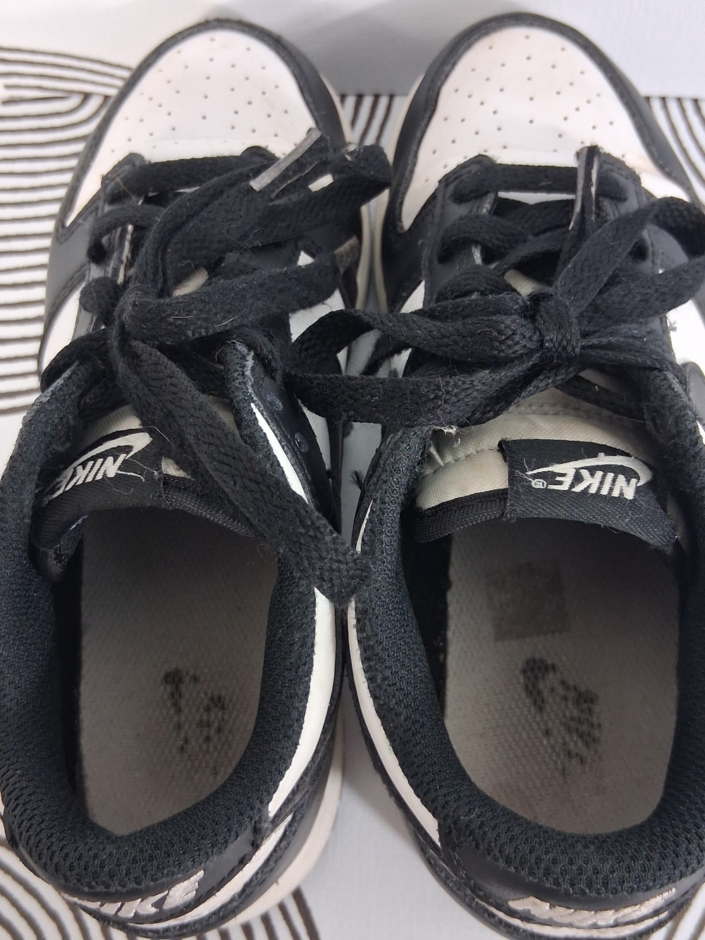 Nike Dunk Low Retro Youth 1.5 White/Black Panda Lace Up Sneakers (CW1588-100) - Picture 6 of 15